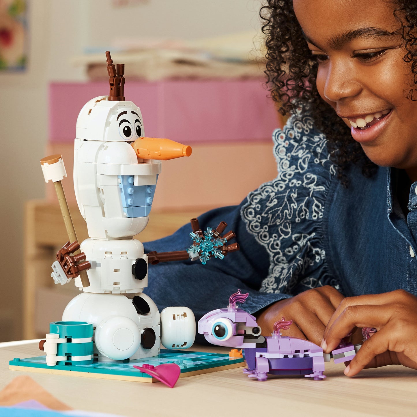 LEGO® ǀ Disney Frozen Olaf en Bruni's Picknickplezier - Bouwset voor Kinderen Vanaf 7 Jaar - 43287