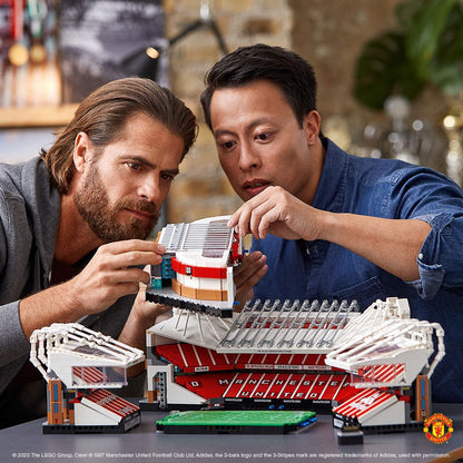 LEGO Manchester United Voetbal stadion 10272 Creator Expert